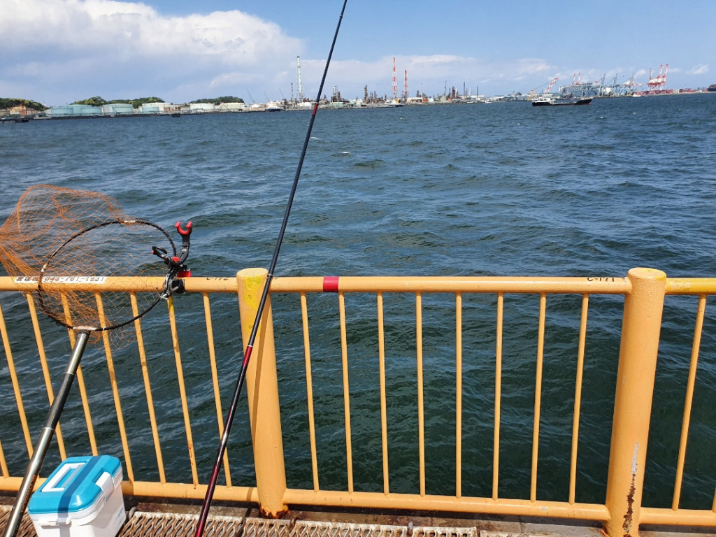 ゴールデンウィークの激込み磯子海釣り施設でフカセ釣り！！！