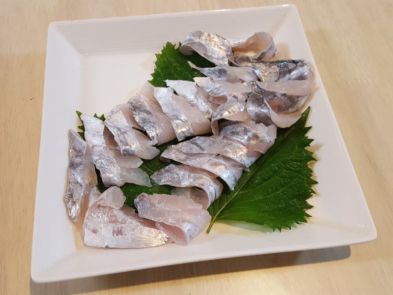 磯子海づり施設 夕まづめにジギングで太刀魚が釣れた