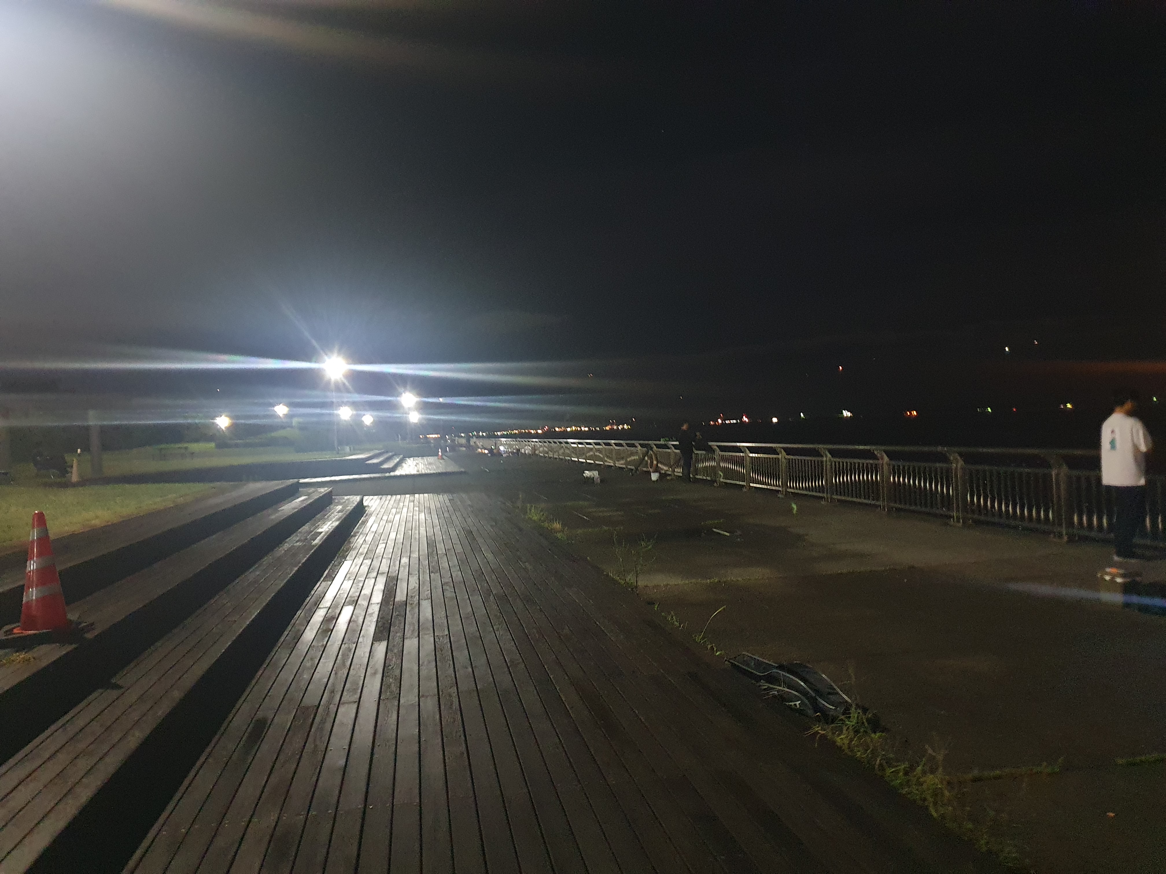 東扇島西公園　釣り　太刀魚