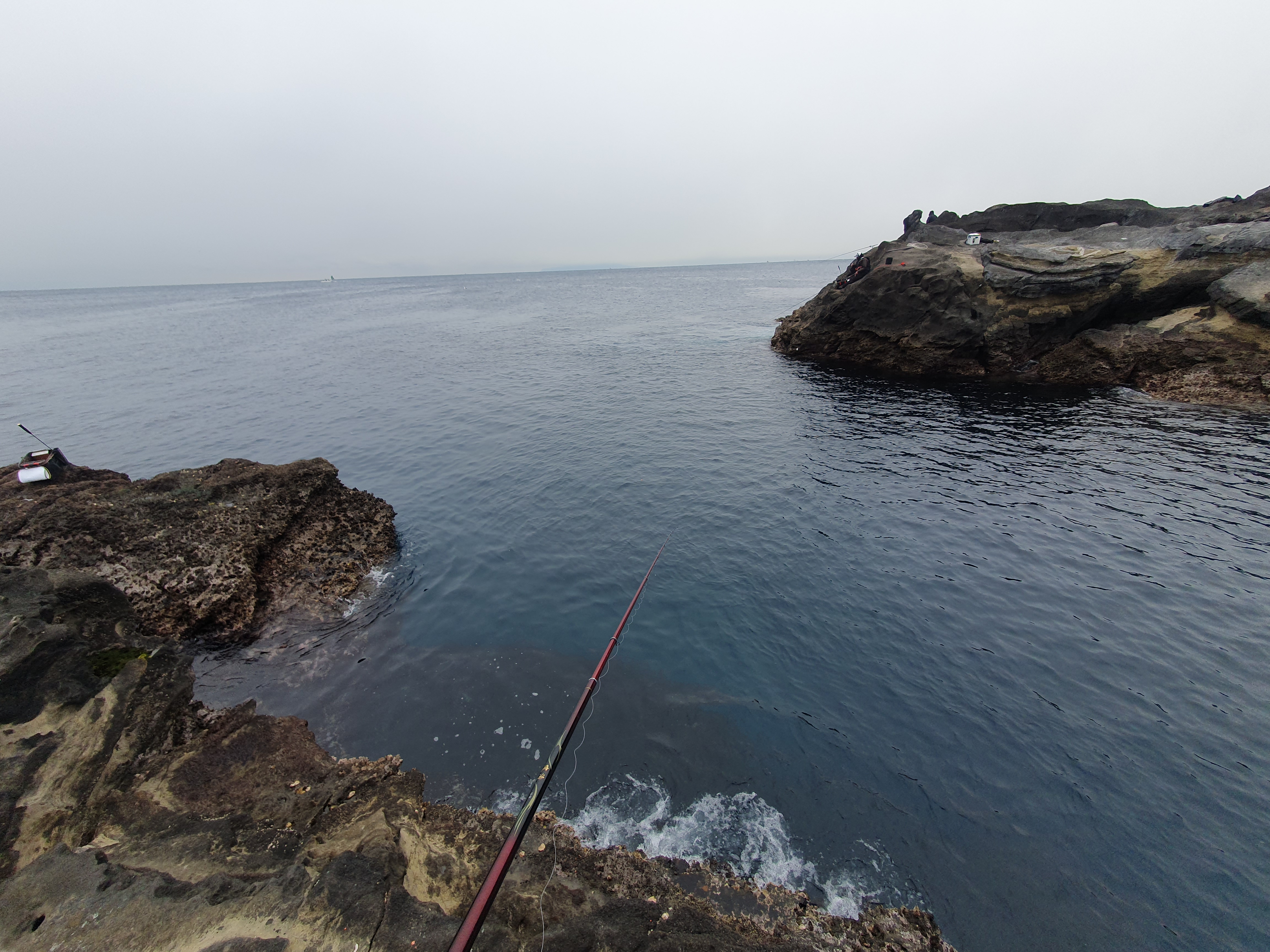 【城ケ島ヒナダン】雪が降る中 良型メジナを追い求めてフカセ釣り
